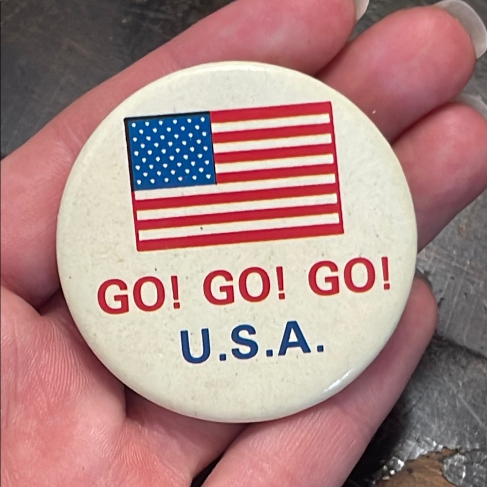 Vintage Patriotic USA Button Pin